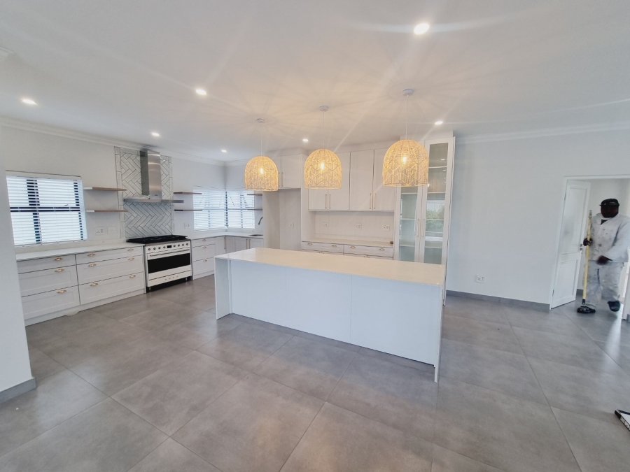 5 Bedroom Property for Sale in Sandown Western Cape